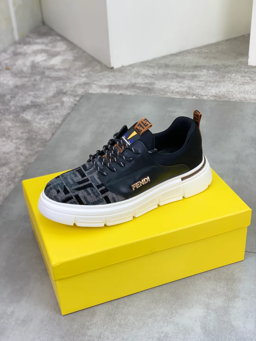 ​Men's shoes 💰P400 💰[New style] little monster 🆘 New FENDI (Fendi) new style 🕶️🕶️Simple routing effect, showing an elegant and cool driving shoe 🎬Using imported calfskin + first-layer pigskin lining🐂Excellent material🎬Detailed workmanship 🤗Comfortable foot feel➰➰. ​Pair it with any outfit to show your taste and temperament, low-key luxury ♻️Design ​simple and elegant ​noble and fashionable 🍃​Very loved and favored by trendy men 💓❤️size: 38-44 2️⃣colors available